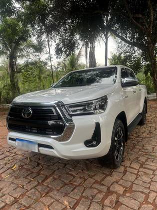 TOYOTA HILUX 2.8 D-4D TURBO DIESEL CD SRX 4X4 AUTOMÁTICO